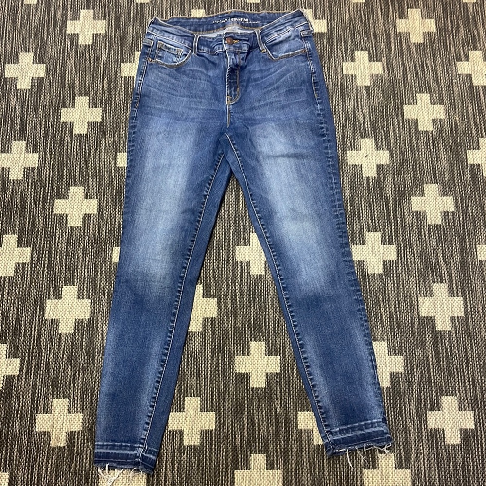 Old Navy Size 10 Stretchy Jeans Inseam 27”